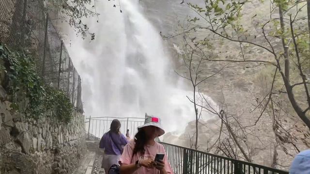 Крым. Водопад Учан-Су, набрал силу после ливней. смотреть онлайн
