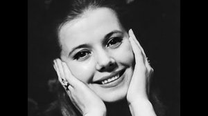 Людмила Сенчина. Белой акации гроздья душистые.