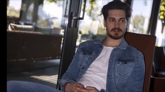 O aspecto mais atraente de Çağatay Ulusoy смотреть онлайн