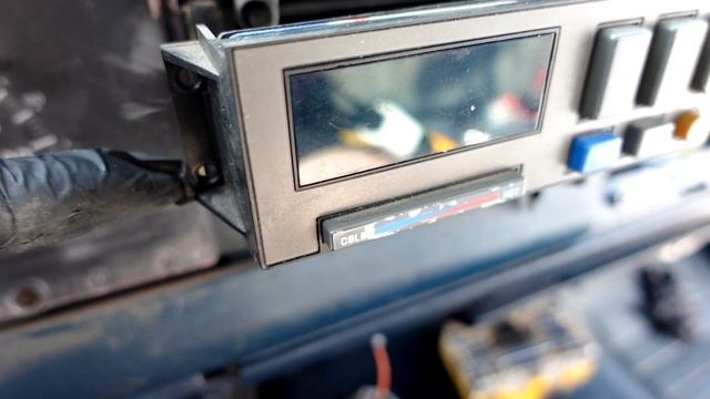 Dash Removal on a GMT400 1988-1994 смотреть онлайн