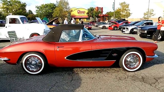 1961 HONDURUS MAROON CHEVROLET CORVETTE CONVERTIBLE смотреть онлайн