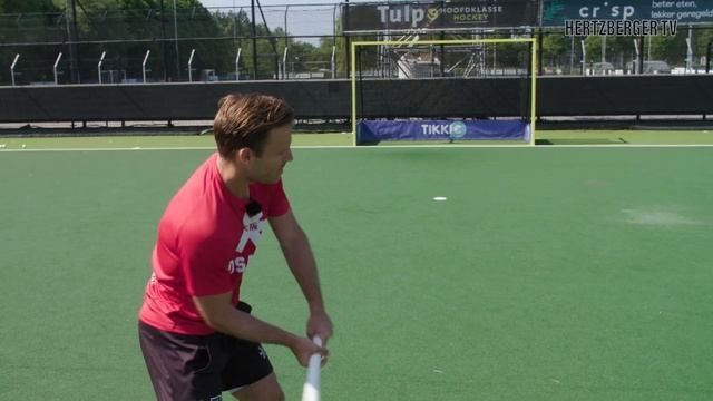 Score like a boss! Hertzberger Tv Field Hockey Challenge смотреть онлайн
