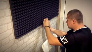 Как приклеить акустический поролон?