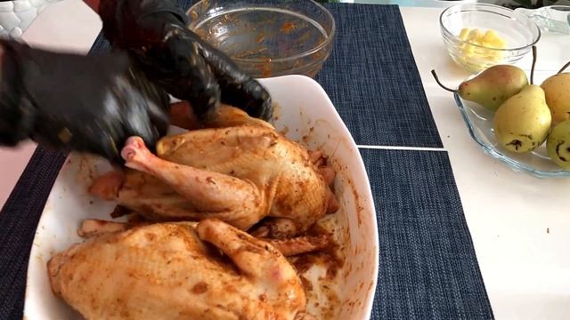 Запеченные цыплята с ананасами и грушей. В маринаде из соуса терияки и пряностей. смотреть онлайн