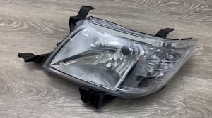 Фара Toyota Hilux Фар передний Тойота Хайлюкс Фона