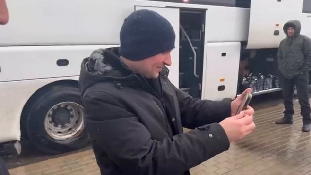 90 российских бойцов возвращены из плена! смотреть онлайн