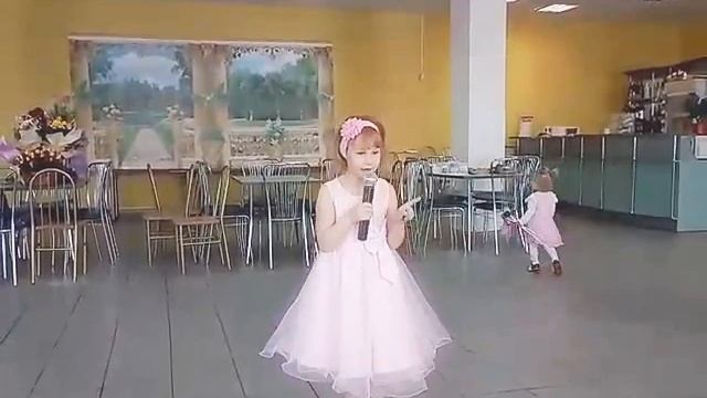 Молодая бабушка....каблучки прическа и веселый взгляд смотреть онлайн