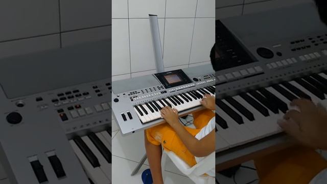 Teclado Yamaha_ PSR s900 смотреть онлайн