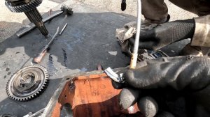 Газ 3308 ремонт#56 КПП ЗИЛ 130 вылетает скорость