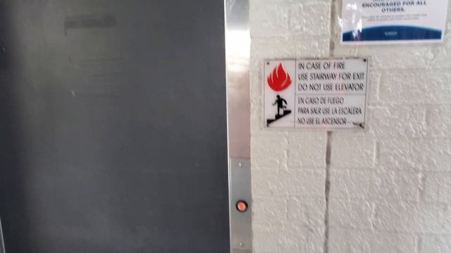 80s General Hydraulic Elevators at The RENOVATED Days Inn I-Drive South/SeaWorld in Orlando, FL смотреть онлайн