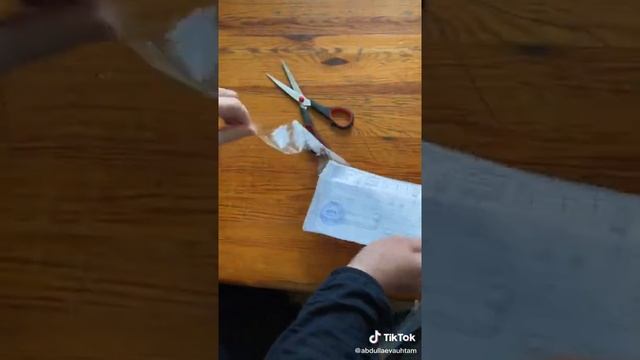 Лайфхак: Как отлепить скотч от бумаги, не порвав бумагу