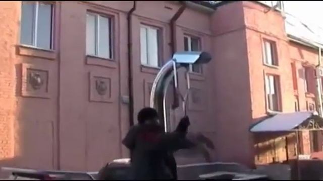 Измельчает любые ветки в щепки и зимой и летом смотреть онлайн