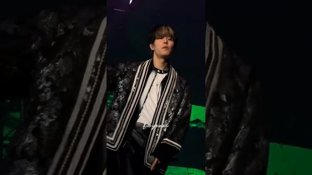 [221113] DOMINO - STRAY KIDS | 2ND WORLD TOUR MANIAC IN JAKARTA DAY 2 смотреть онлайн