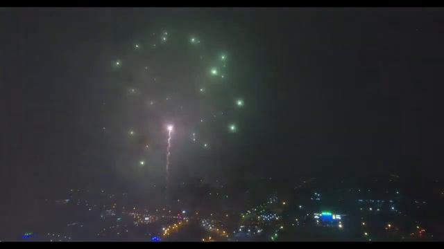 салют уральск Новый год 2018 новая площадь смотреть онлайн