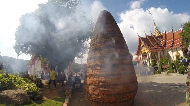 Изгнание злых духов в храме Чалонг Ват, Пхукет смотреть онлайн