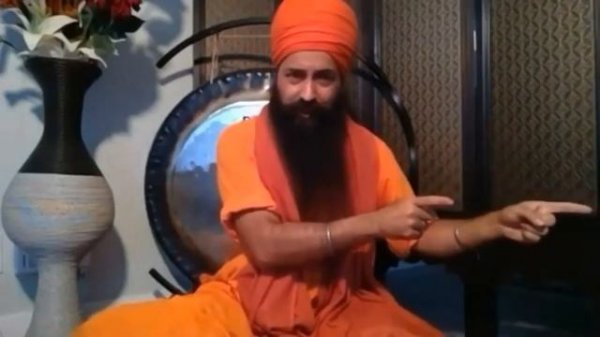 Chanting: Pavan Guru, Shabad Guru, Wahe Guru.