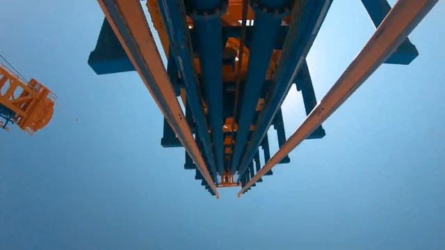 Stunt fall parque warner Madrid 2021 смотреть онлайн