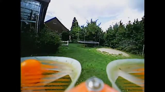 Garden flying FPV E010S смотреть онлайн