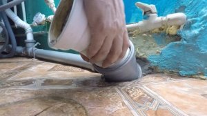 ?Течь канализации из за гофры унитаза