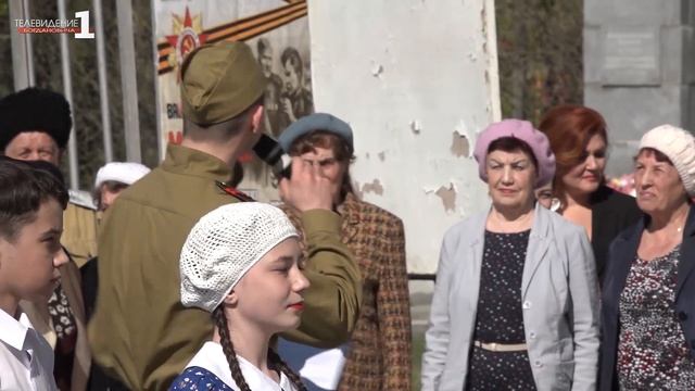 Перед деловым и культурным центром прошла акция «Вальс Победы» смотреть онлайн