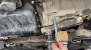 Passat B6 BZB МКПП откручивание шкива коленвала без спец ключа