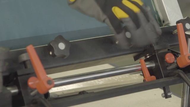 Порвали куртку Lacoste. Ремонтируем. Flocking machine. смотреть онлайн