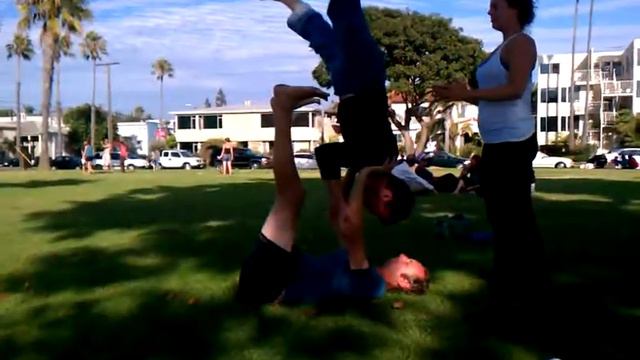 Acro with tom and Ezra смотреть онлайн
