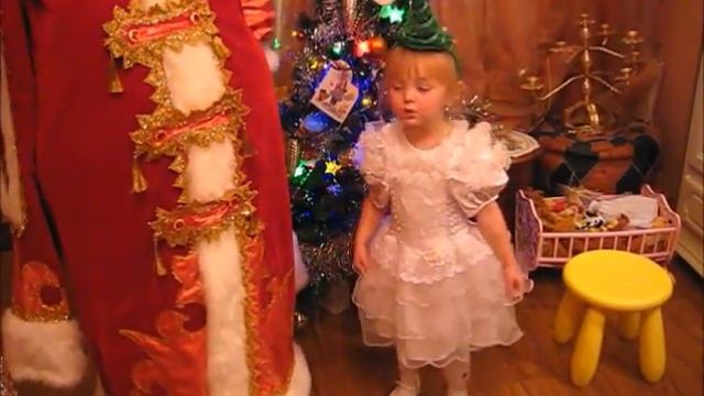 Малика 2 года 8 месяцев поёт и рассказывает стихи) смотреть онлайн