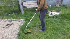 Электрический триммер Stihl FSE81 в работе