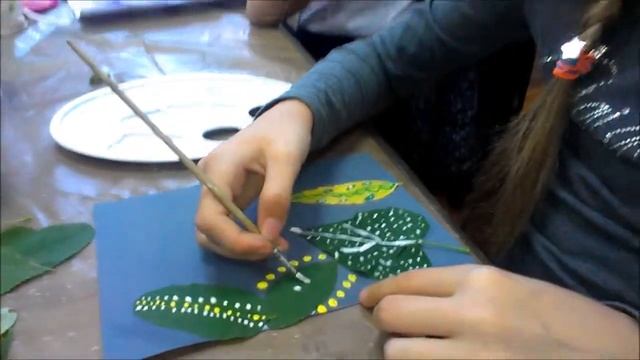 Композиция на осенних листьях. смотреть онлайн