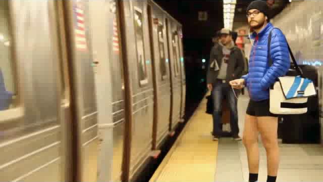 В метро снимай штаны...flv смотреть онлайн