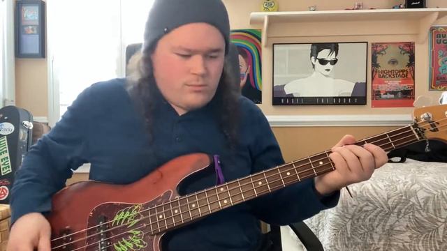 Liam Gallagher - Everything’s Electric (Bass Cover) смотреть онлайн