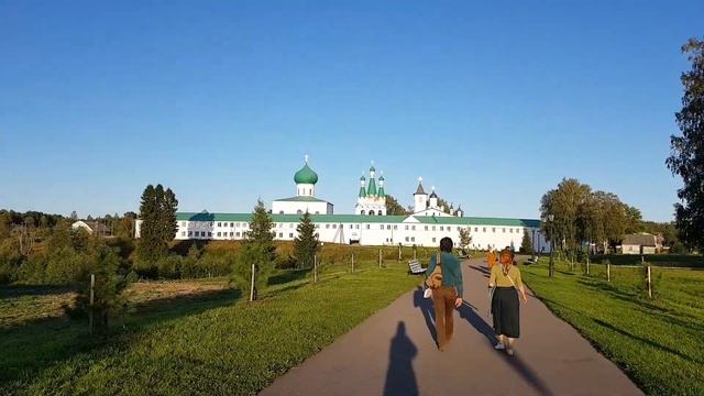 Колокольный звон в Свято-Троицком Александра Свирского монастыре 07.09.2019 смотреть онлайн