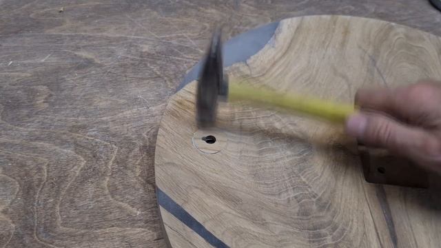 DIY clock with wooden arrows/Часы из дерева и эпоксидной смолы с деревянными стрелками смотреть онлайн