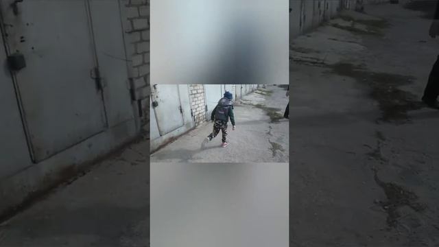 Поливаем цветы на окошке.31.03.20. смотреть онлайн