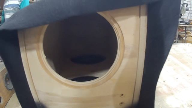 Оклейка (ПЕРЕТЯЖКА) САБВУФЕРА (САБА) КАРПЕТОМ своими руками РЕЗУЛЬТАТ В КОНЦЕ ВИДЕО ВАМ ПОНРАВИТСЯ смотреть онлайн