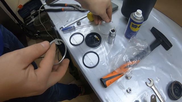 Замена переднего пневмобаллона мерседес ML/GL 164 смотреть онлайн