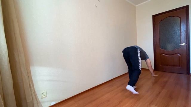 Как научиться стоять на руках за 5 шагов? Стойка на руках за 5 минут. смотреть онлайн