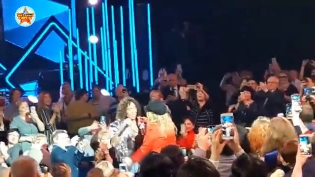 ? Две звезды. Алла Пугачева поздравляет Валерия Леонтьева с юбилеем смотреть онлайн