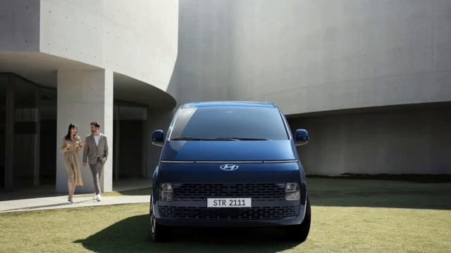 Hyundai Debuts a Camper Version of Its Incredible Staria Minivan смотреть онлайн
