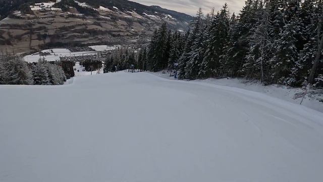 Cпуск по склону без остановки после плотного завтрака смотреть онлайн