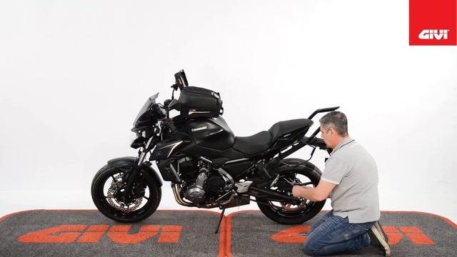 Kawasaki Z650 by GIVI смотреть онлайн