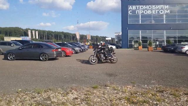 Еду Kawasaki ZL-750 Eliminator смотреть онлайн