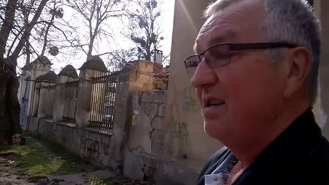 А надо ли было убирать брусчатку смотреть онлайн