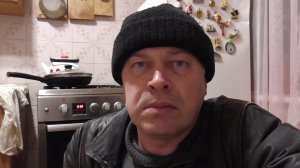 Мужик на кухне говорит - Сколько лет мне осталось жить?