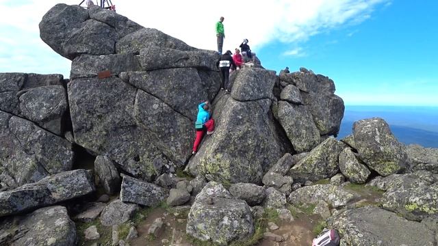 Идём на гору. Конжаковский камень на машинах EP2. Вершина и виды с неё. Путешествия по Уралу. смотреть онлайн