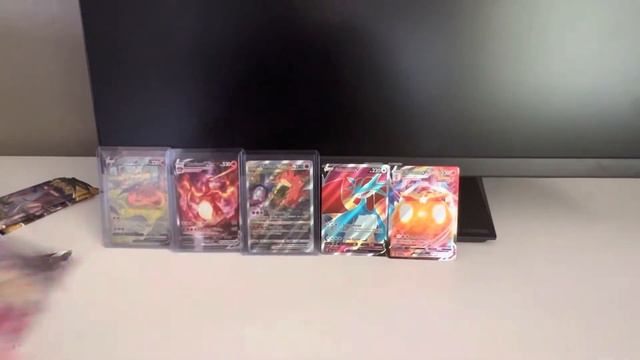 4 CHARIZARDS Charizard Ultra Premium Collection Opening смотреть онлайн