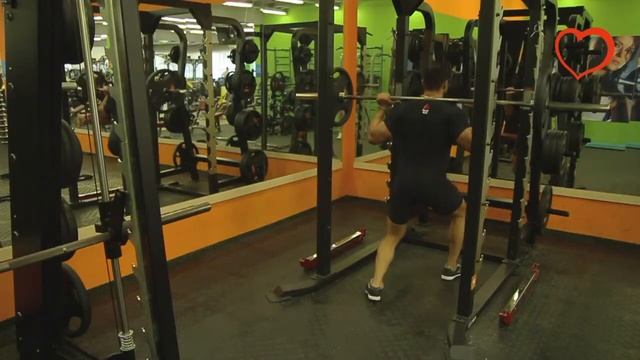 Выпады со штангой на плечах смотреть онлайн