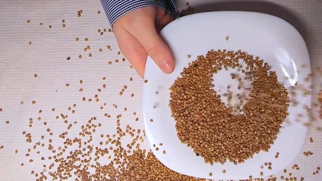 ASMR – Расслабляющие звуки падающей гречки / 3D ♬ ( Relaxing sounds of falling buckwheat / 3D ♬) #8 смотреть онлайн