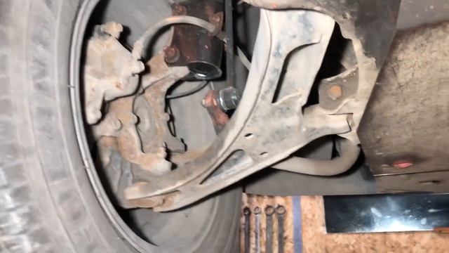 Suzuki Grand Vitara в очень редкой комплектации, поиск возможной причины вибрации на ходу. смотреть онлайн